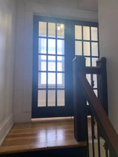 Main picture of 251 W 8th St