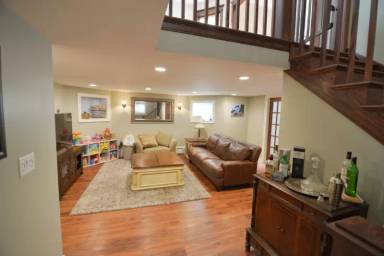 Main picture of 2451 N Kimball Ave