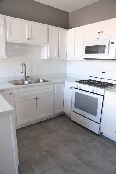 Main picture of 5210 Bancroft Avenue - 2FW