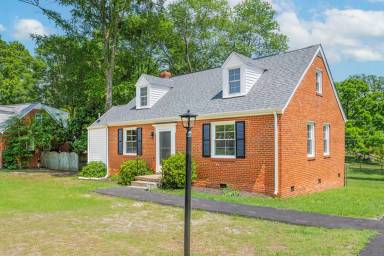 Main picture of 1309 Bobbiedell Ln