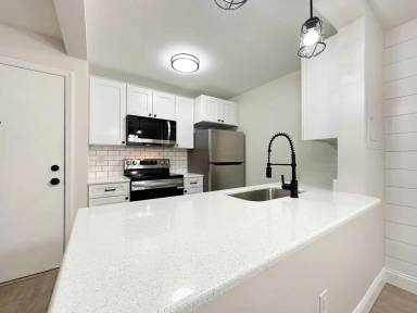 Main picture of 115 W Edgewater Dr