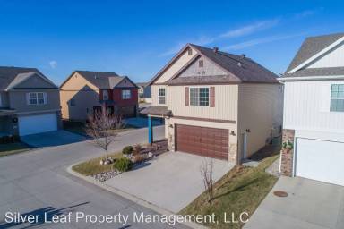 Main picture of 4106 Clubhouse Dr S