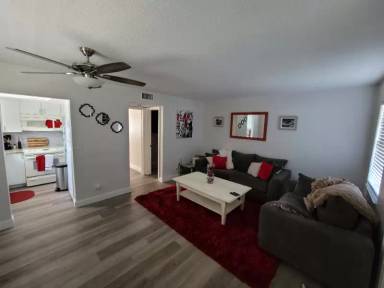 Main picture of 248 SE 9th Ave