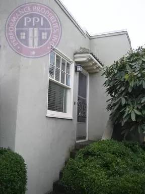 Main picture of 5720 SE Belmont St