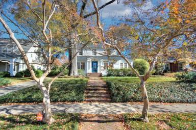 Main picture of 209 Circle Ave