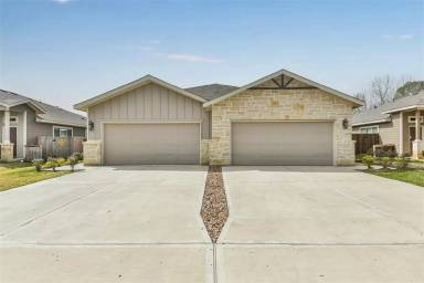 Main picture of 9712 Grosbeak Ln