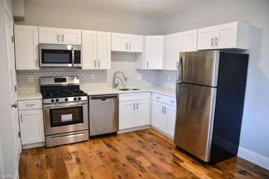 Main picture of 155 Chelsea St