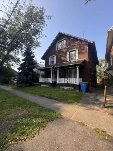 Main picture of 355 Broadway