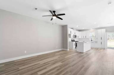 Main picture of 2001 Titanium Rock Rd