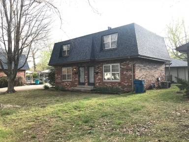 Main picture of 530 N Lone Pine Ave
