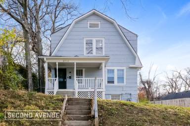 Main picture of 4931 Woodland Ave