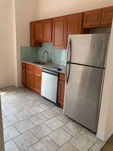 Main picture of 65 Howe Ave