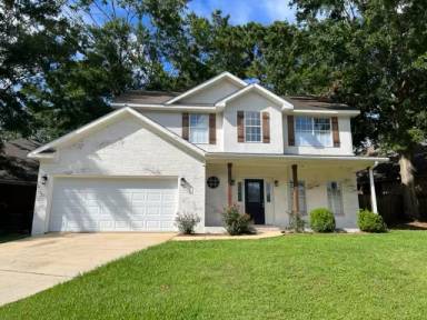 Main picture of 27572 Claiborne Cir