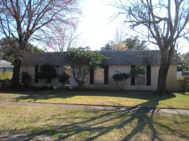 Main picture of 614 Mountain Dr