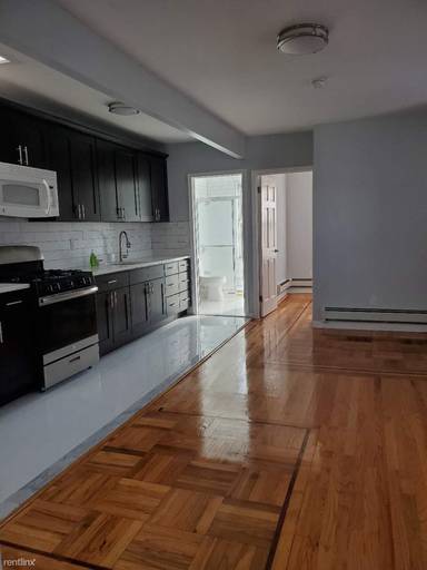 Main picture of 1815 Haring St
