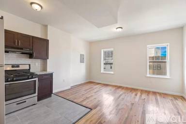 Main picture of 662 Ocean Ave