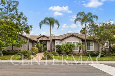 Main picture of 521 Las Estancias Dr