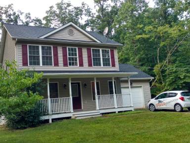 Main picture of 819 Raccoon Dr
