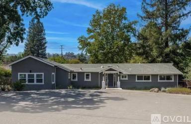 Main picture of 9 Fawn Creek Ct