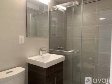 Main picture of 325 E 51st St