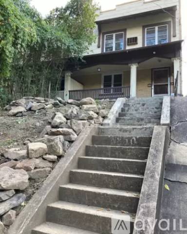 Main picture of 5850 Douglas St