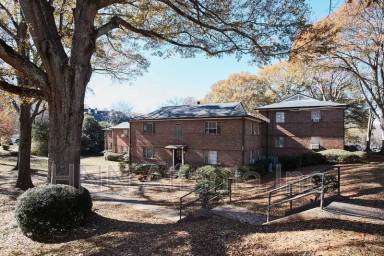 Main picture of 1347 Briarwood Dr NE
