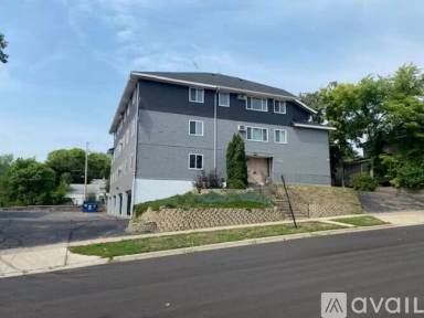 Main picture of 1009 6th Ave S