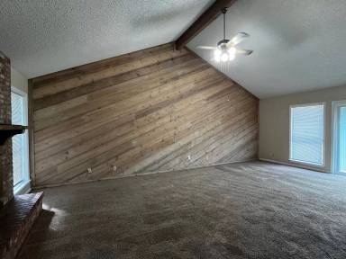 Main picture of 211 Taos Dr