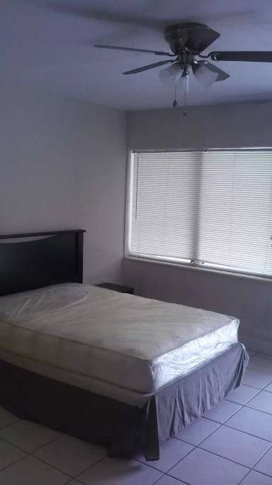 Main picture of 1824 Washington St