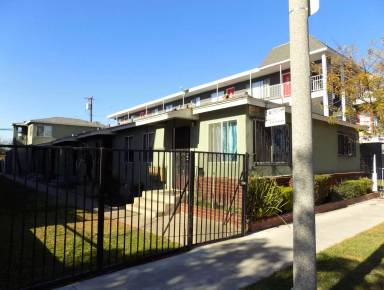 Main picture of 1133 Raymond Ave