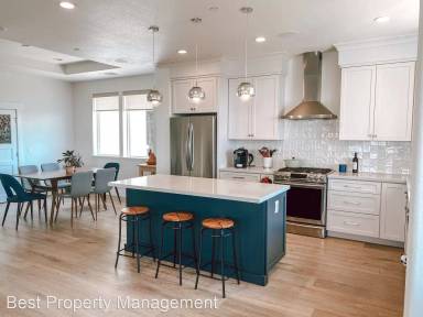 Main picture of 2785 Chronicle Ave