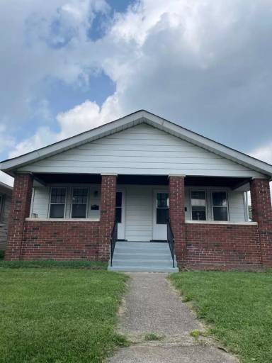 Main picture of 5250 E Saint Joseph St