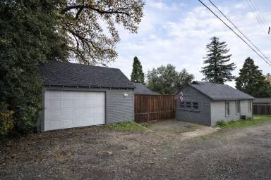 Main picture of 1012 Bidwell St