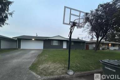 Main picture of 12018 NE 80th St