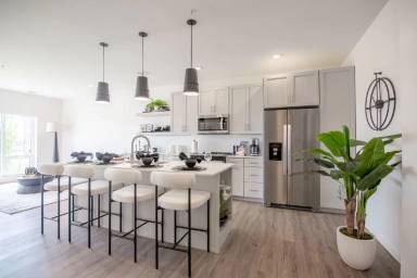 Main picture of The Earl Apartments