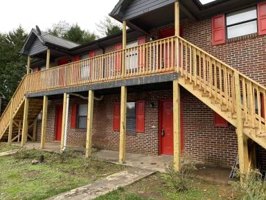 Main picture of 1500 Oakshire Ct