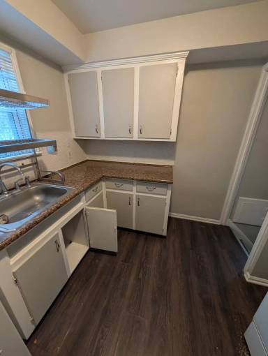 Main picture of 27471 Forestview Ave