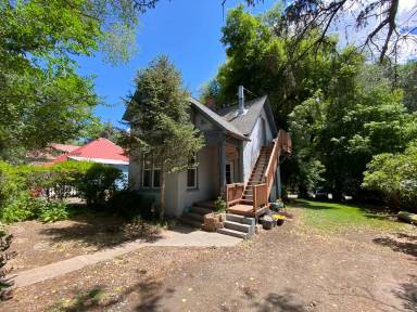 Main picture of 2254 W 2nd Ave
