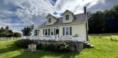 Main picture of 16 Farm Way