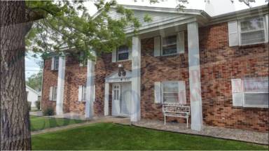 Main picture of 445 N Madison Ave