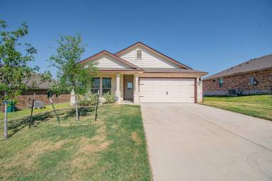 Main picture of 2502 Corradino St