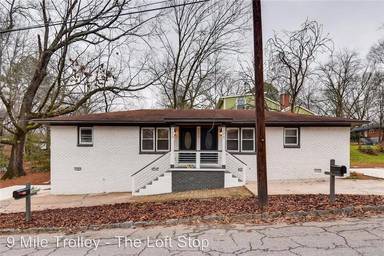Main picture of 3096 Jones St