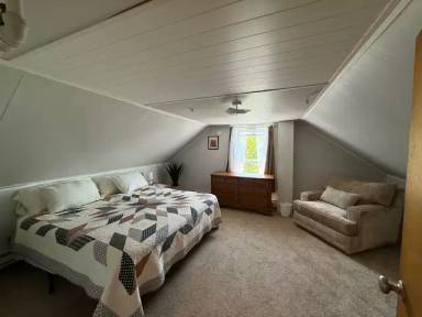 Main picture of 327 Shusta Rd