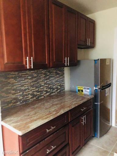 Main picture of 135 Avenue P