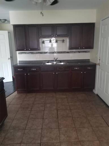 Main picture of 1693 Carstare Dr