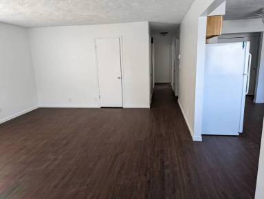 Main picture of 317 W 3rd S