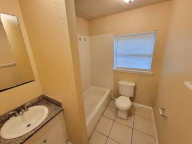 Main picture of 5305 Barnett Pl