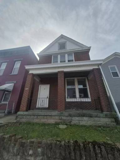 Main picture of 231 Oak St