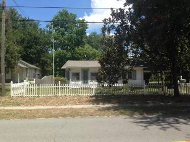 Main picture of 4044 S Rhett Ave