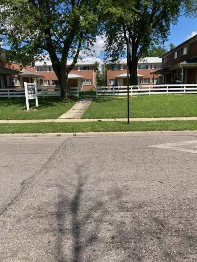 Main picture of 5840 N Meadows Blvd